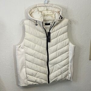 T Tahari Off-White Quilted Vest with hood